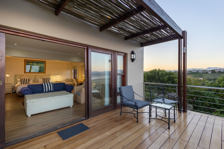 7 Bedroom Property for Sale in Bowtie Western Cape